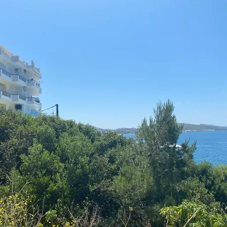 Stunning Apartment, Stunning Views, All Comfort Apartman *