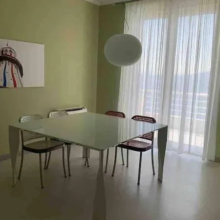 Stunning Apartment, Stunning Views, All Comfort Apartman